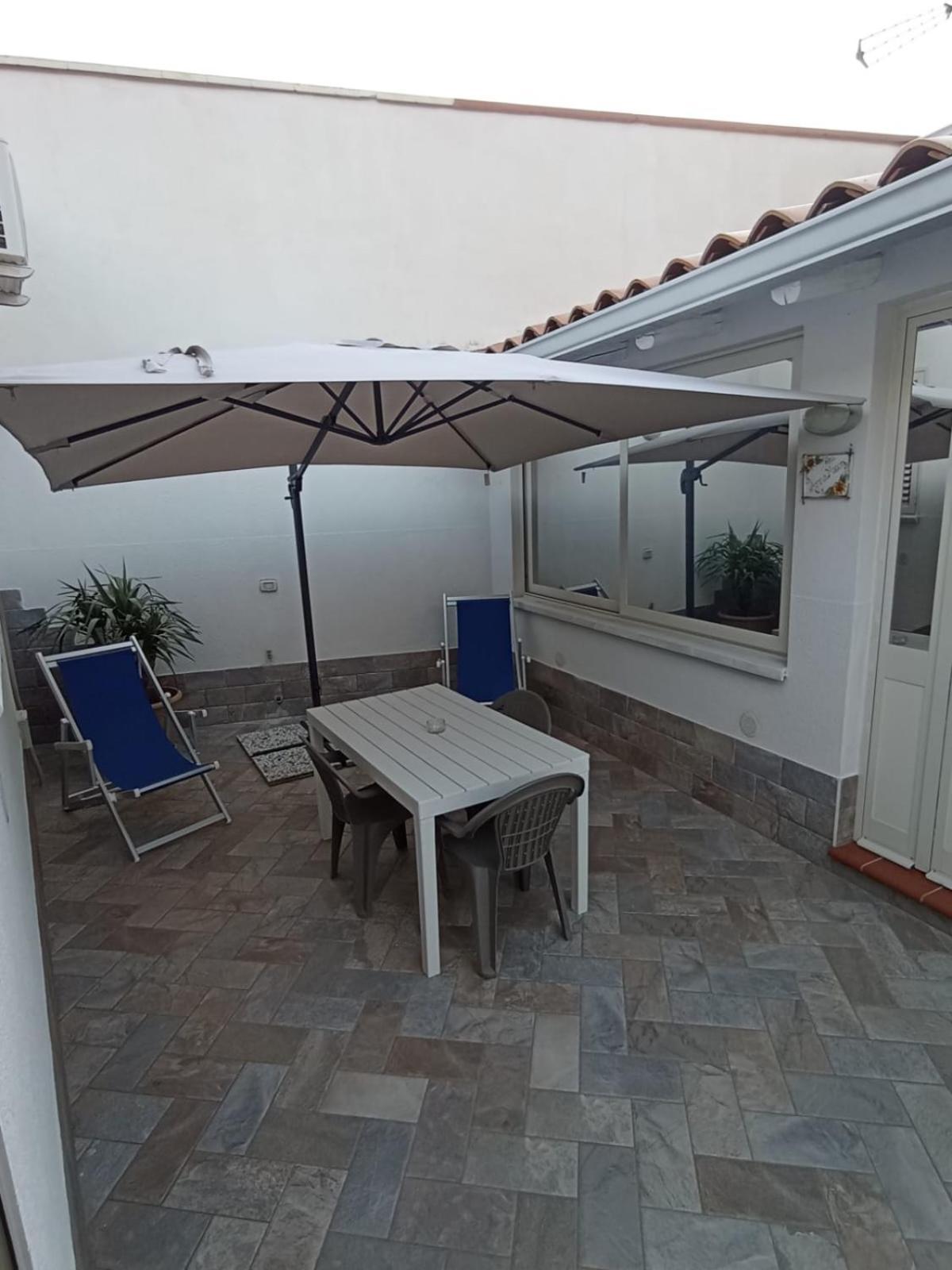 Villa Annamaria Carini Esterno foto